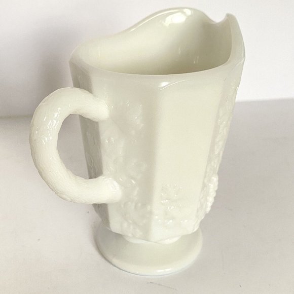 Vintage WESTMORELAND Paneled Grapes Vine White Milk Glass Creamer Pitcher MINT - Picture 6 of 9